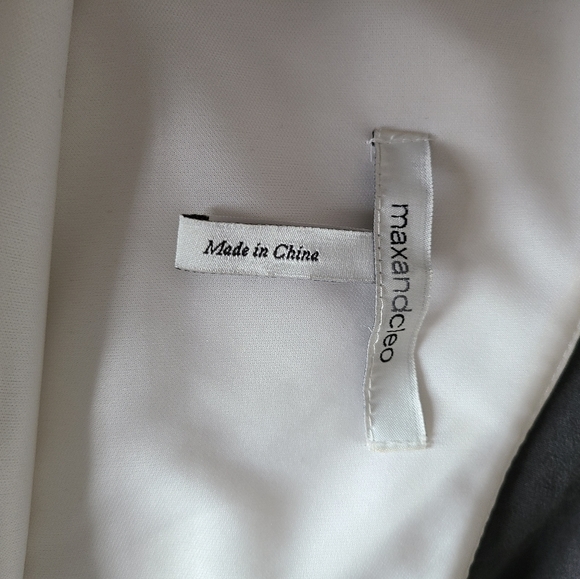 White dress with black lace - Picture 2 of 2